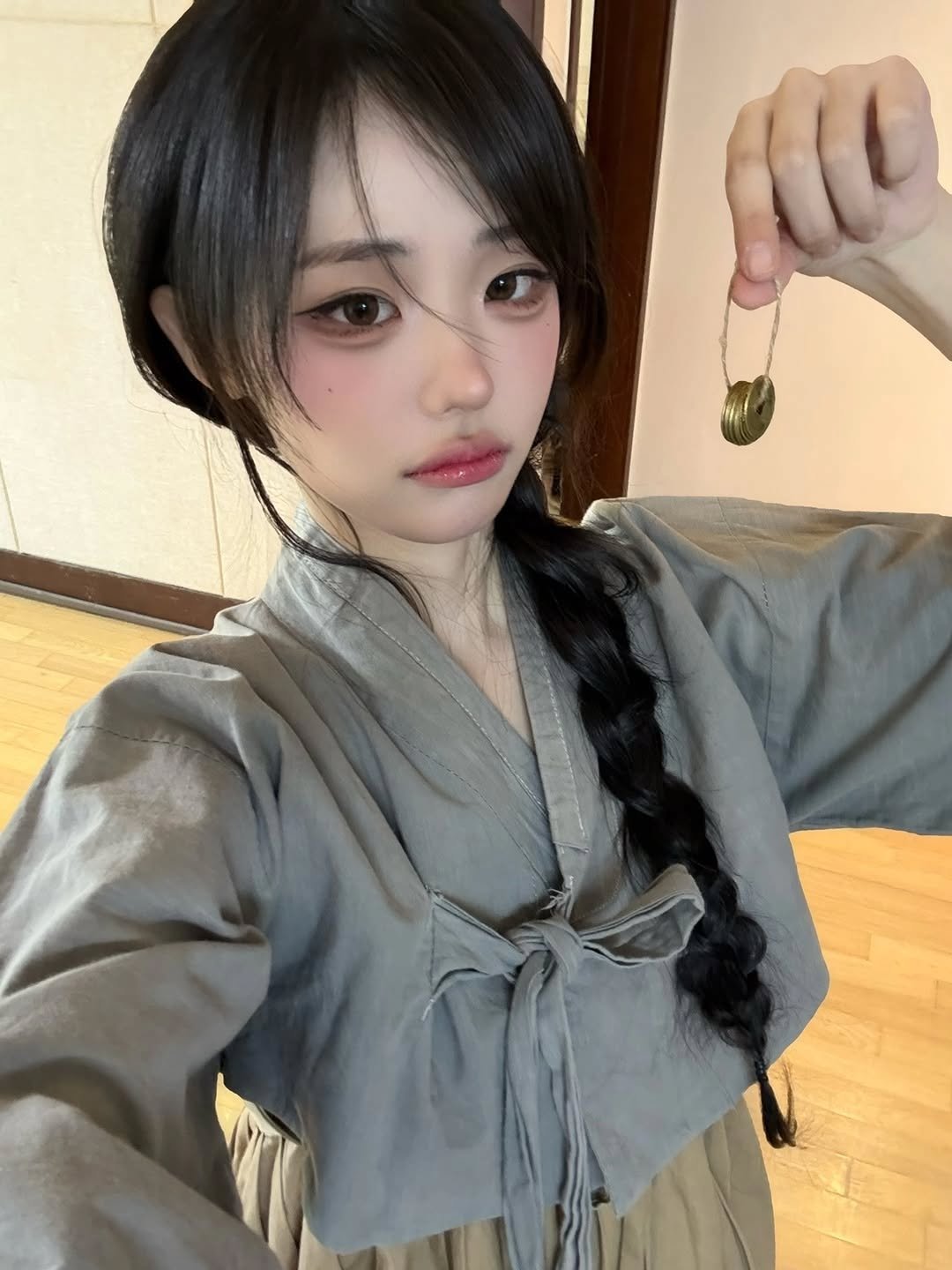 Photo shared by 쵸가 너무 좋지혜 on February 17, 2026 tagging @i_am_young22. May be an image of one or more people, braids and text.