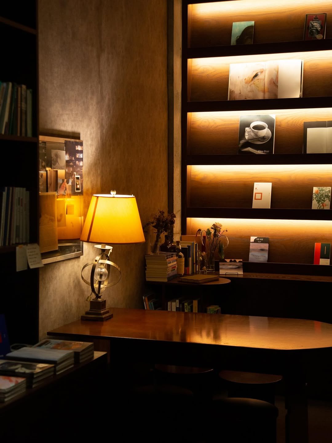 Photo by 문학살롱 초고 on December 18, 2025.