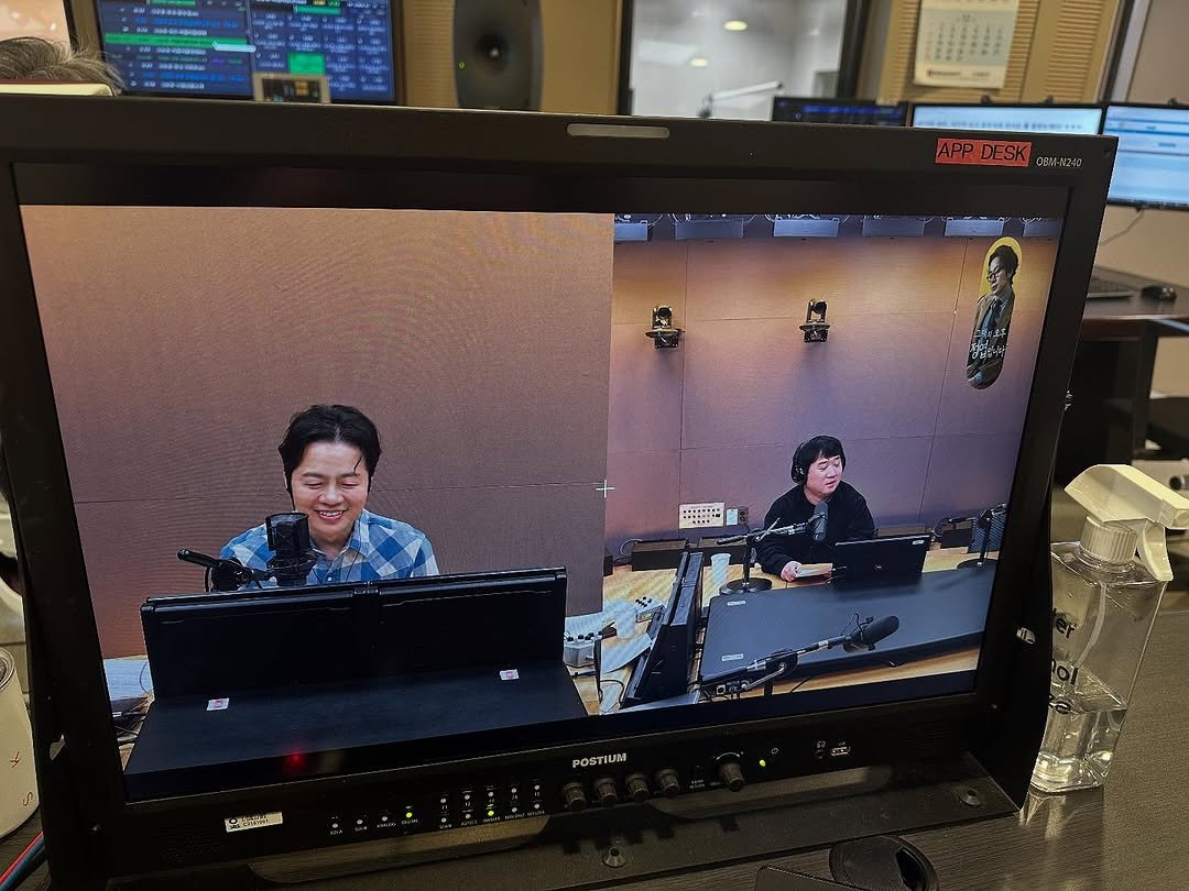 Photo shared by 그대의 오후, 정엽입니다 on October 30, 2025 tagging @choi.first. May be an image of television, camcorder, screen, newsroom, office and text.