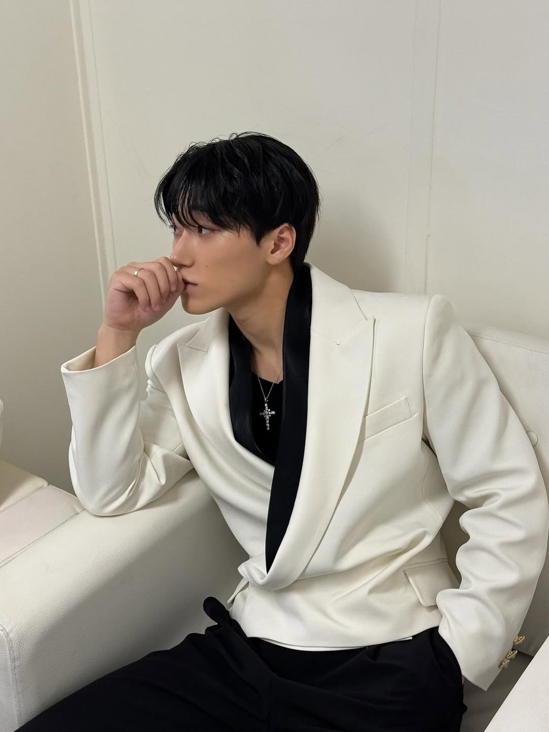 Photo by 산 (SAN) on November 22, 2025. May be an image of blazer and bolo tie.