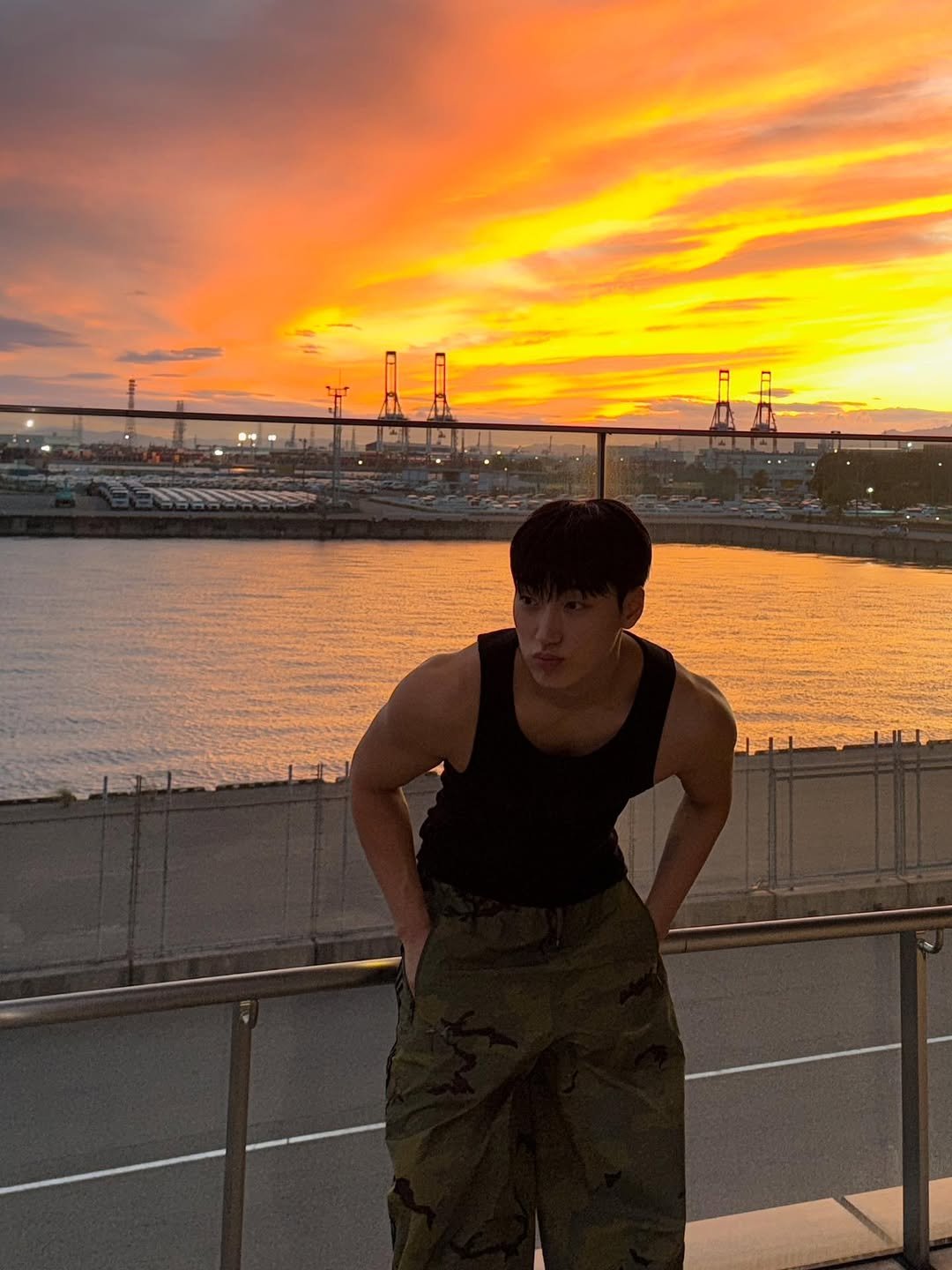 Photo by 산 (SAN) on October 05, 2025. May be an image of military uniform, cloud and twilight.