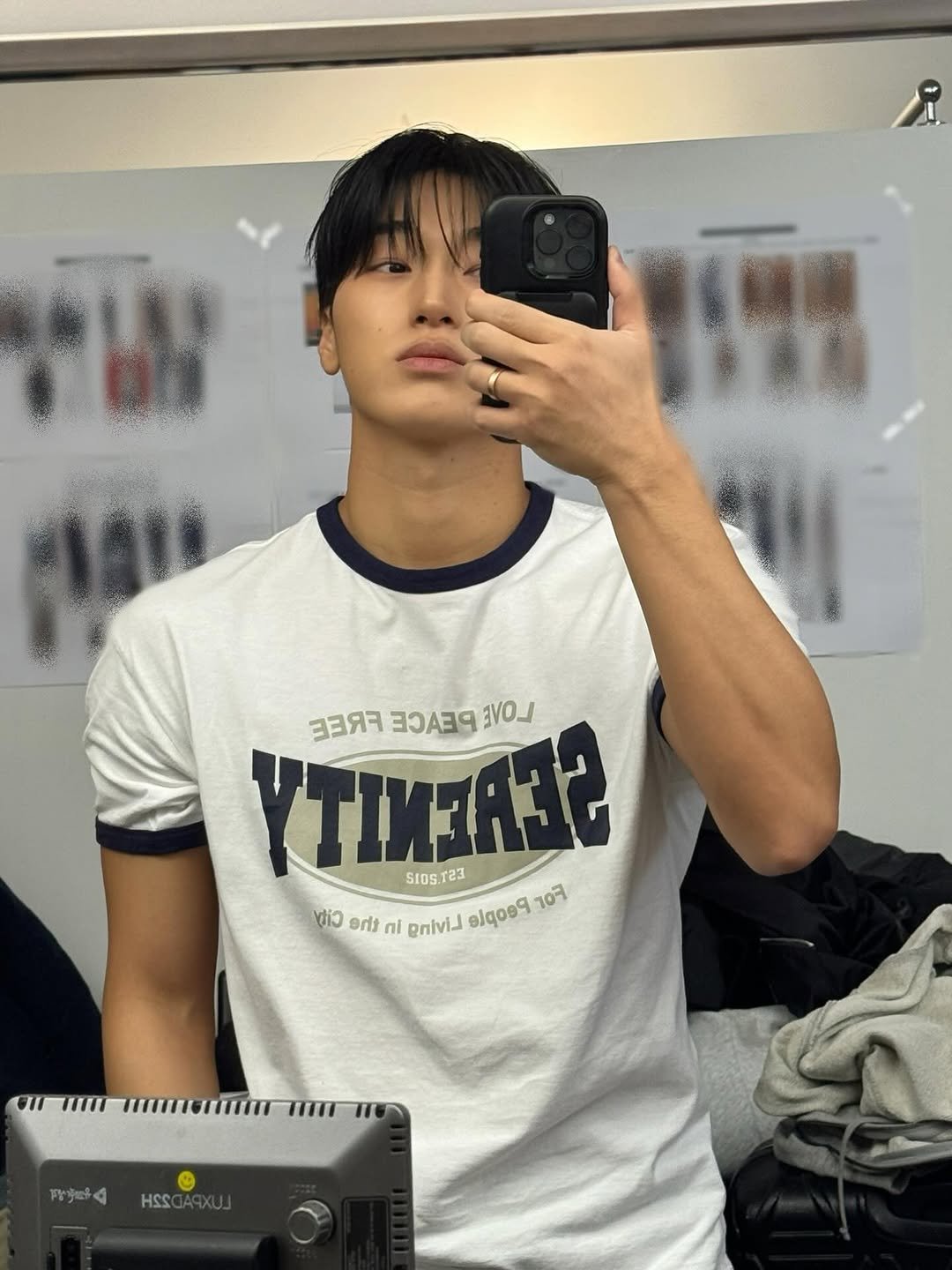 Photo by 산 (SAN) on February 14, 2026. May be a selfie of one or more people, bangs, top and text.