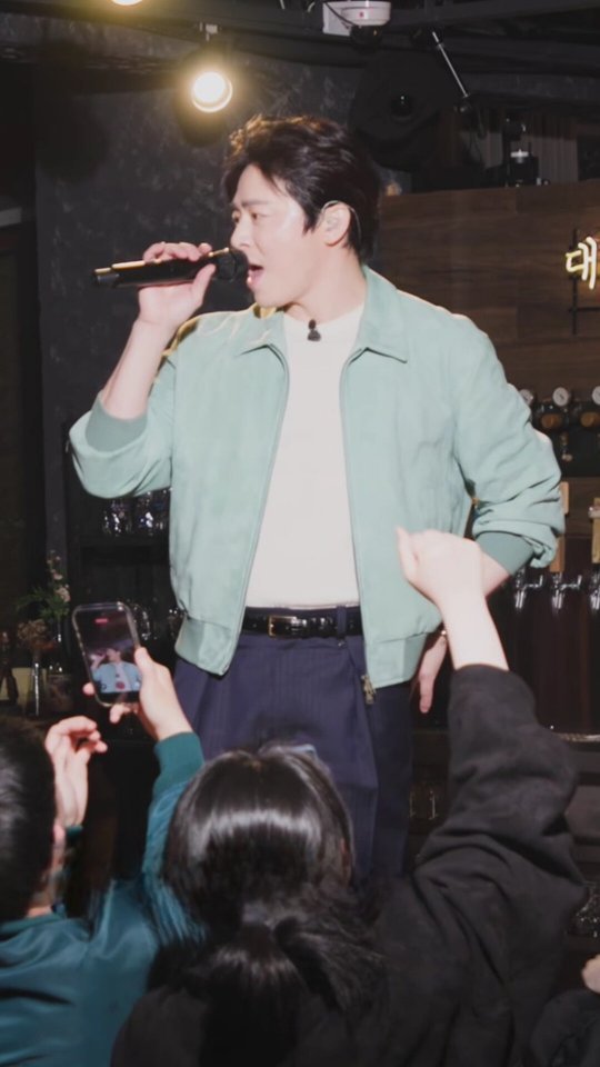 chojungseok_fanpage 게시물 이미지: 👉🏻 유튜브 - 제이키아웃🎤 #조정석