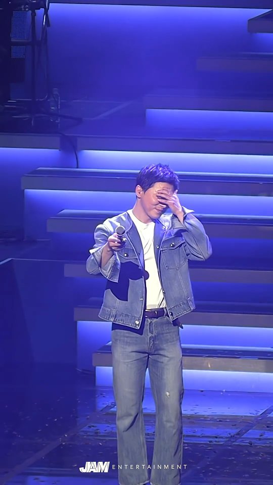 chojungseok_fanpage 게시물 이미지: 전국투어 콘서트
✨2025-26 조정석 SHOW: SIDE B✨

매일 꿈꿨던...