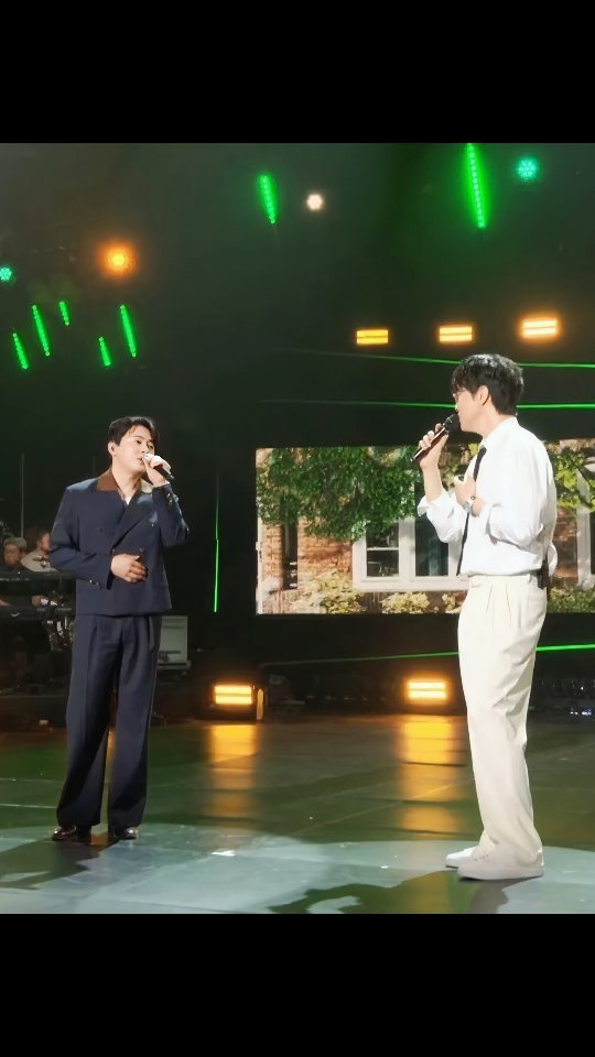 chojungseok_fanpage 게시물 이미지: 조정석X성시경 - 걱정말아요 그대🎤

#더시즌즈 #조정석 #성시경