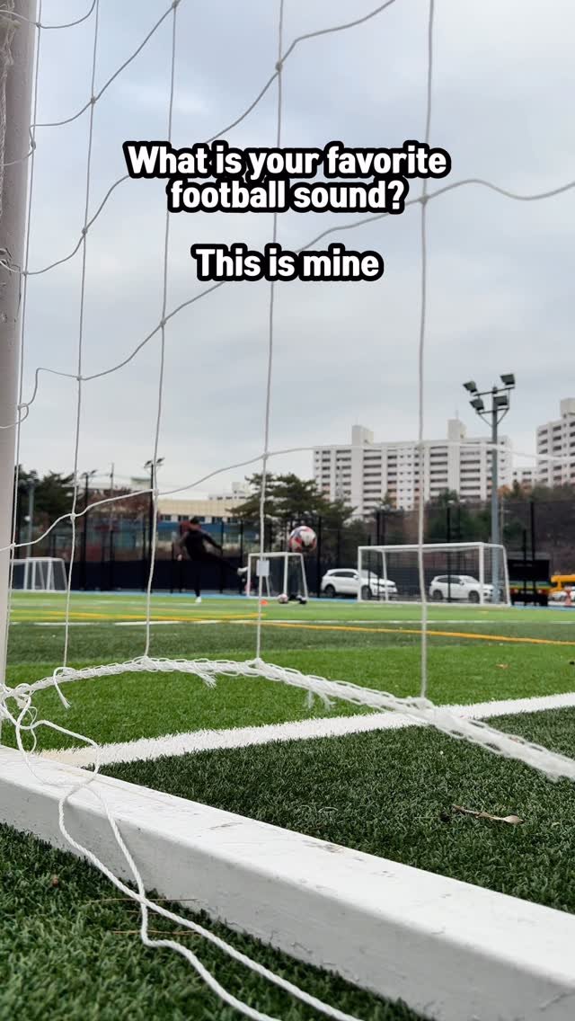 chook_bum 게시물 이미지: Could listen to this all day 🔊
.
.
.
#football...