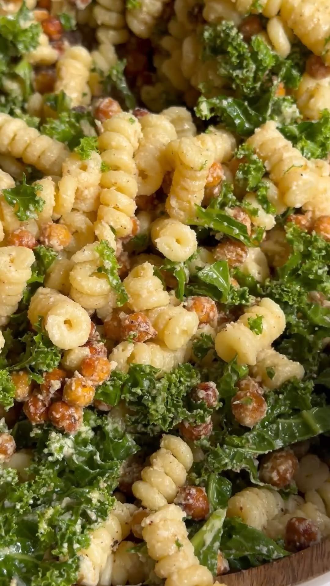 choosingchia 게시물 이미지: OG Viral Kale Pasta Caesar Salad 🥬

comment...