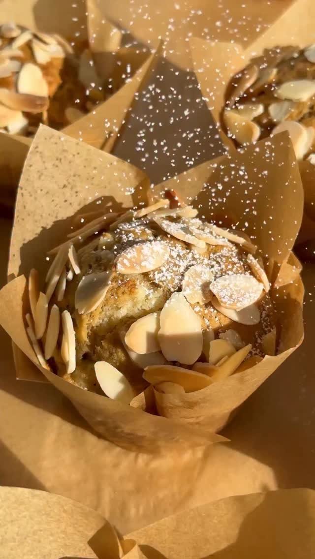 choosingchia 게시물 이미지: ALMOND CROISSANT BANANA MUFFINS🥐🤍 (Recipe in...