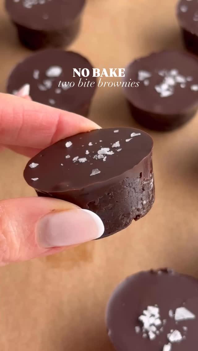 choosingchia 게시물 이미지: No-Bake Two-Bite Brownies 🍫
�COMMENT “RECIPE”...