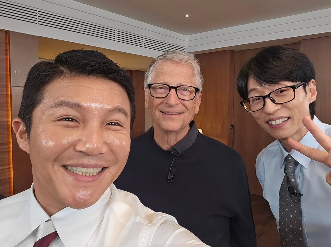 Photo by 조세호 on August 26, 2025. May be a selfie of 2 people and text.