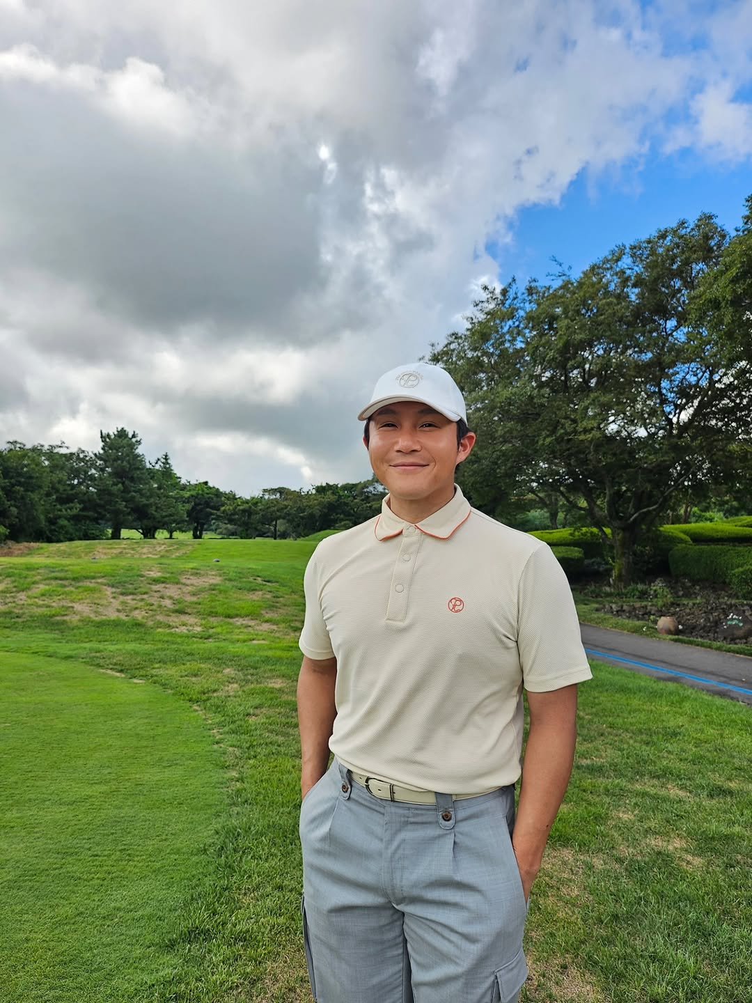 Photo shared by 조세호 on September 24, 2025 tagging @filippopiana_kr. May be an image of 1 person, golfing, golf course and text.