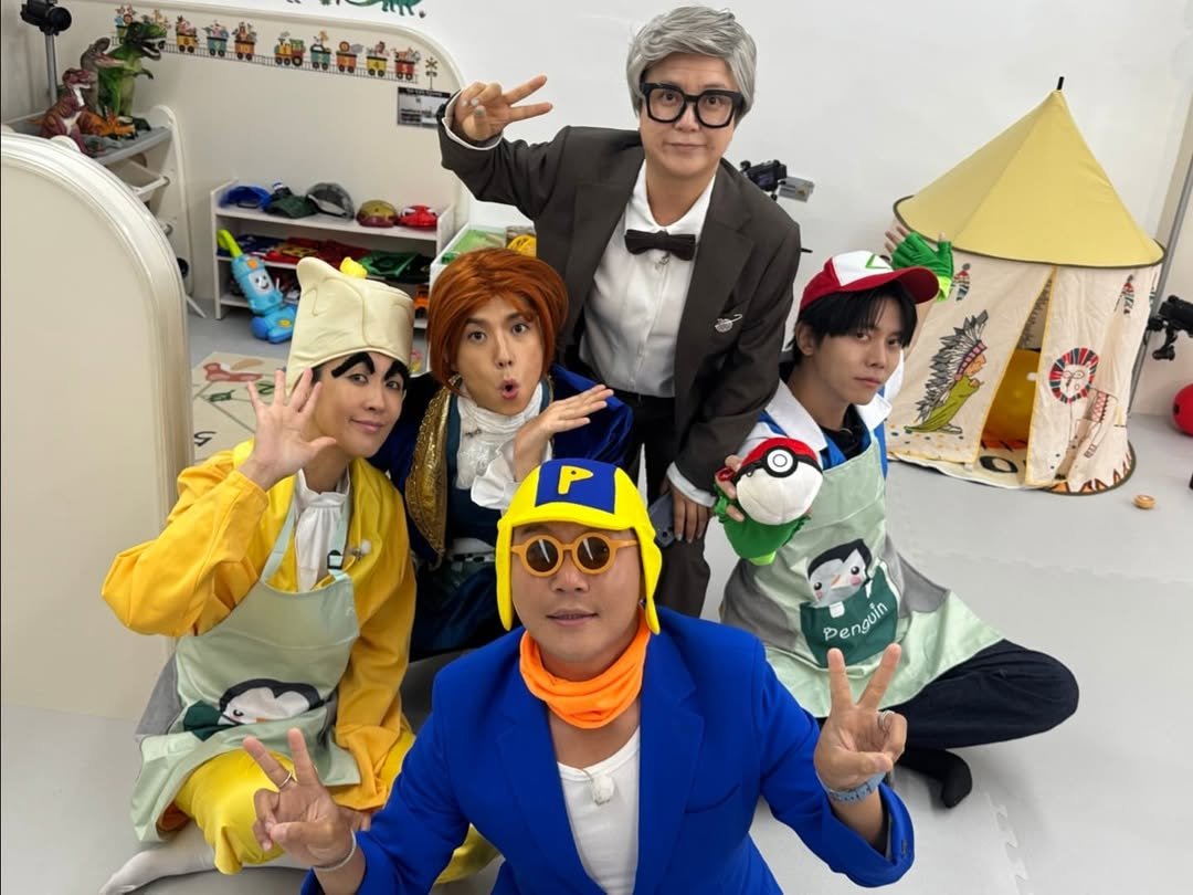 Photo shared by 조세호 on July 13, 2025 tagging @ophen28, @jinkyunghong, @4000man_, and @0430_live_boy. May be an image of 5 people, costume and text that says 'ح አንበትት Penguin Penguin'.