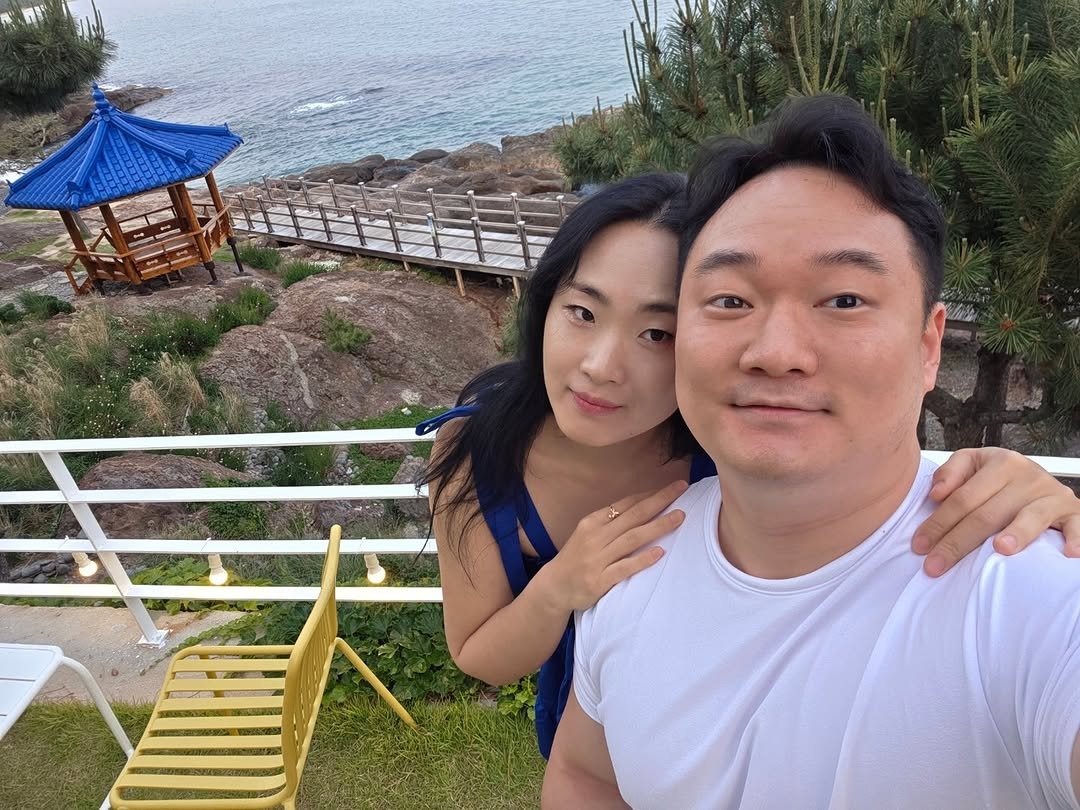 chostrong_1 게시물 이미지: 💍
I, I just woke up from a dream
Where you and...