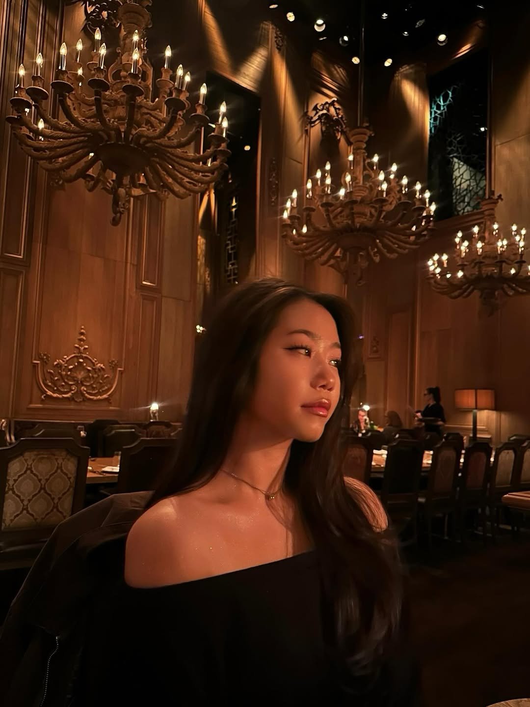 Photo by 최유경 on March 22, 2026. May be an image of candle holder, chandelier and text.