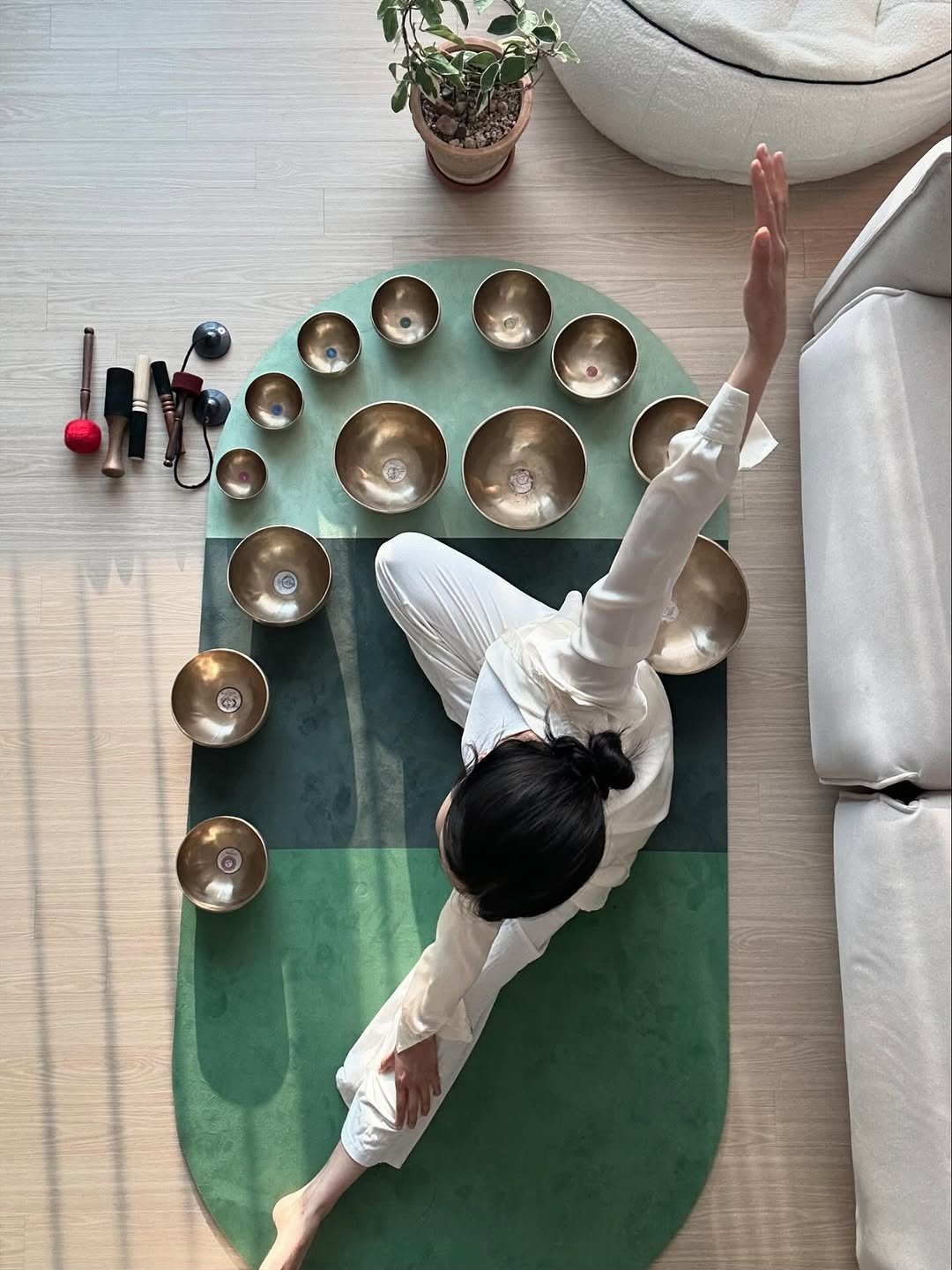 Photo shared by 차소연 | Soyeon Cha on February 19, 2026 tagging @colorheal_official. May be an image of yoga, mat and text.