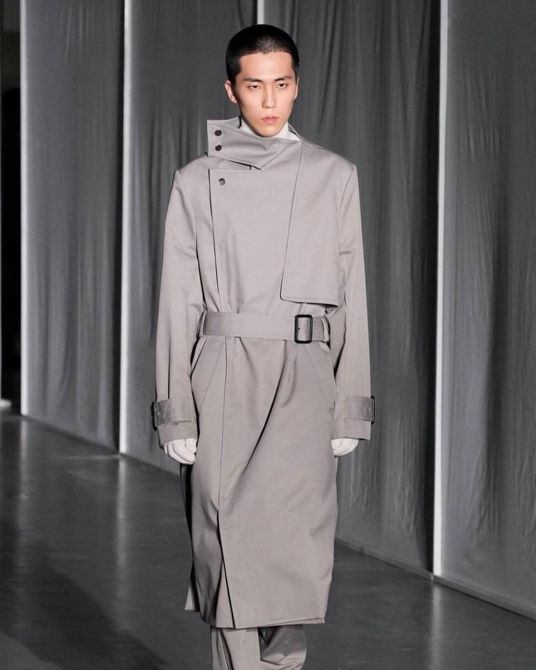 Photo shared by 김정철 on January 14, 2024 tagging @irene_manicone, @boommodels, @citymodels, @dolls_model_mgmt, and @federicocinaofficial.