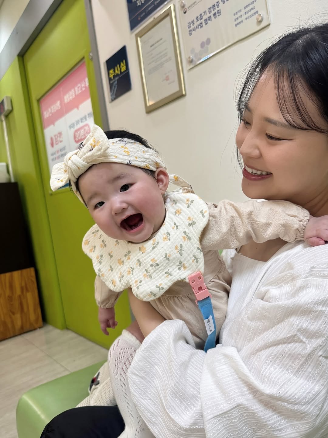 chungjibubu7 게시물 이미지: 리아 알러지 땜에 병원 다녀왔어용
아무것도 모르고 함박웃음 지었는데...