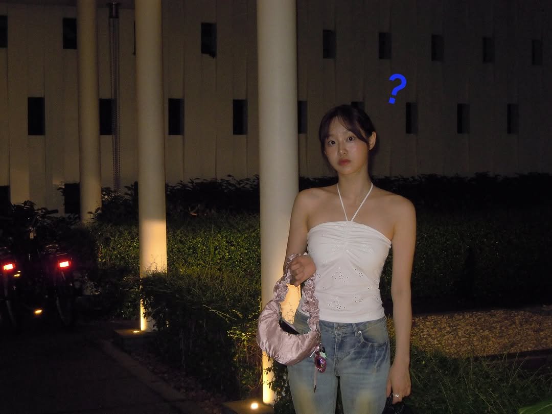 Photo by 츄 on September 28, 2025. May be an image of one or more people, hair, night and text.