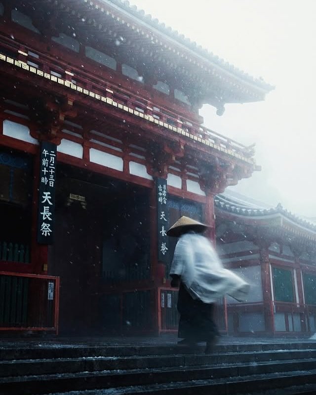 Photo shared by CINEGRAMS on January 10, 2026 tagging @da_frames. May be an image of umbrella, Fushimi Inari Taisha and text.