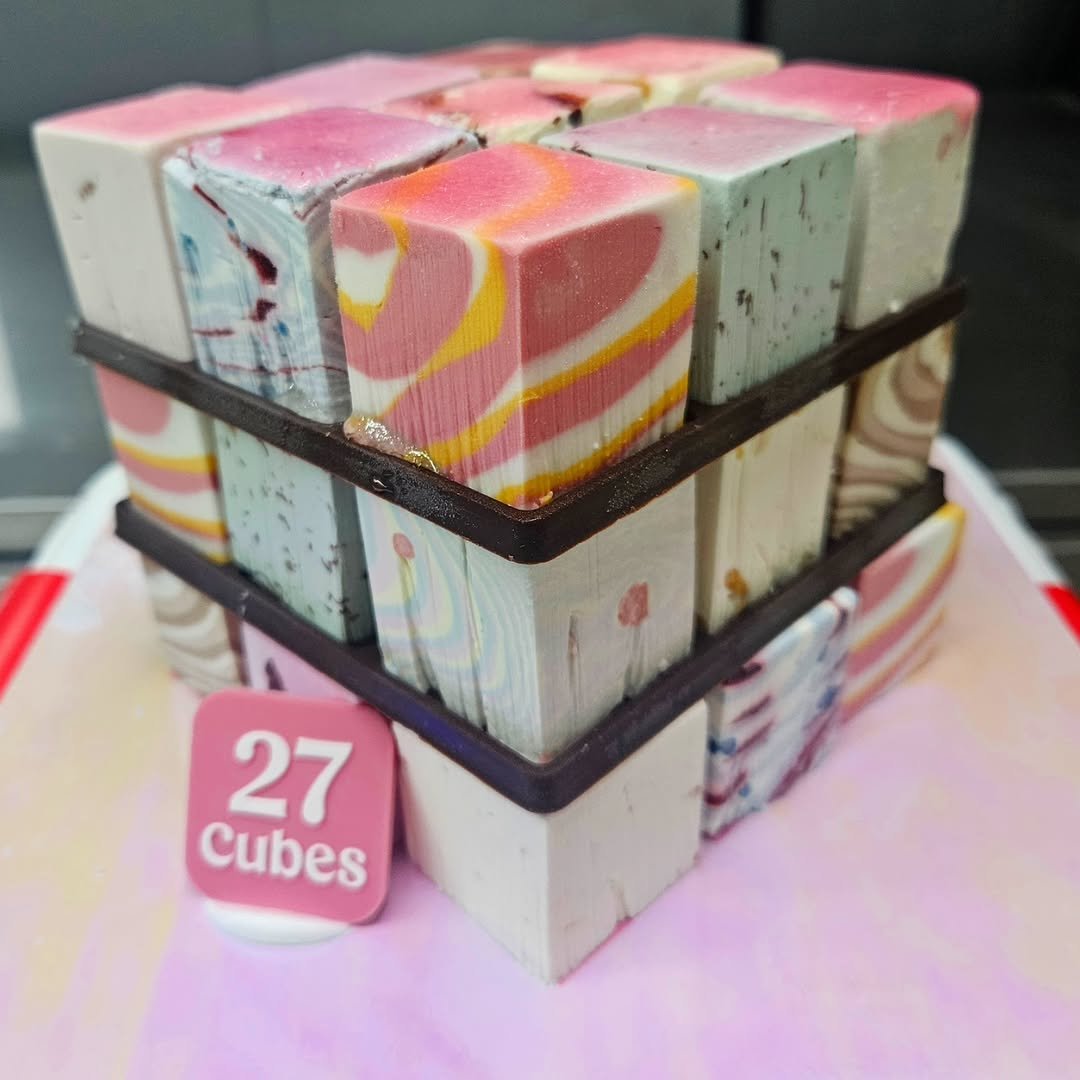 Photo by 혜진 on October 31, 2025. May be an image of bubble gum, soap, bar soap and text that says '5 27 Cubes'.