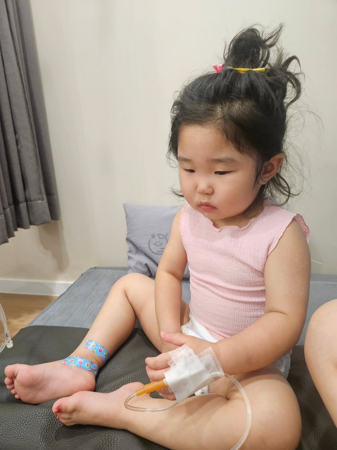 Photo by 혜진 on August 05, 2025. May be an image of 1 person, baby, bandage, diaper, hospital and text.