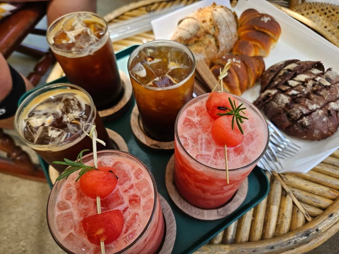 Photo by 혜진 on July 27, 2025. May be an image of turnover, watermelon, croissant and text.