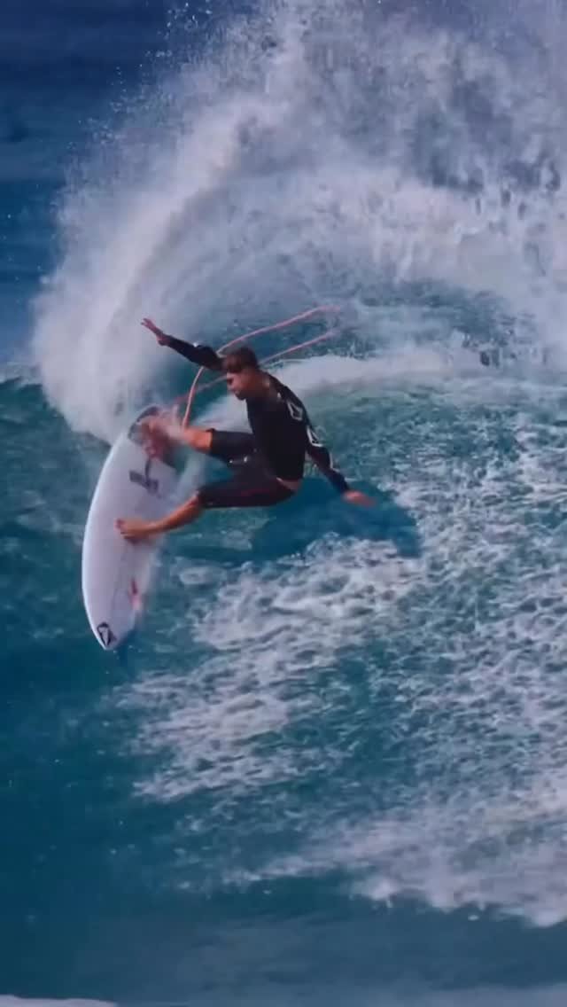 cisurfboards 게시물 이미지: @joaochumbinho as seen in his latest “Oh Wow...