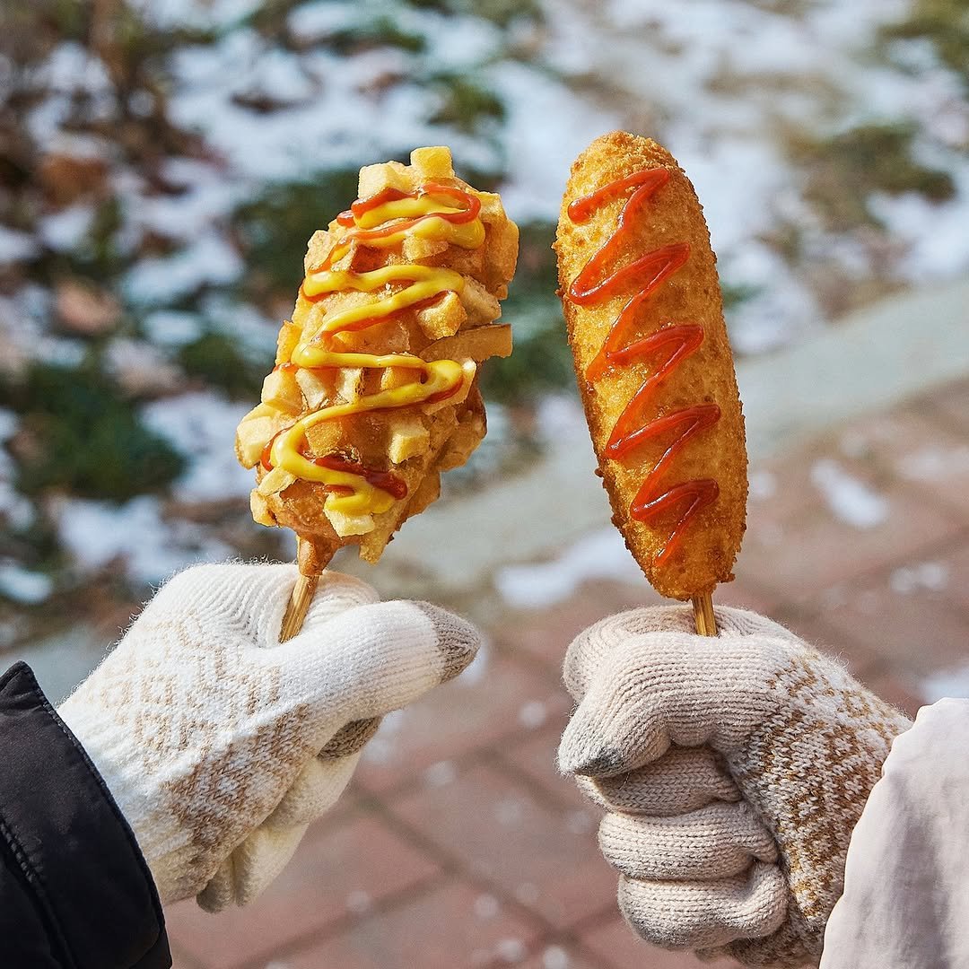 cj.gourmet 게시물 이미지: ⠀
추운 겨울, 집 앞에서 친구랑 놀다가 출출할 때
이색적인 스트릿푸드 #고메핫도그...