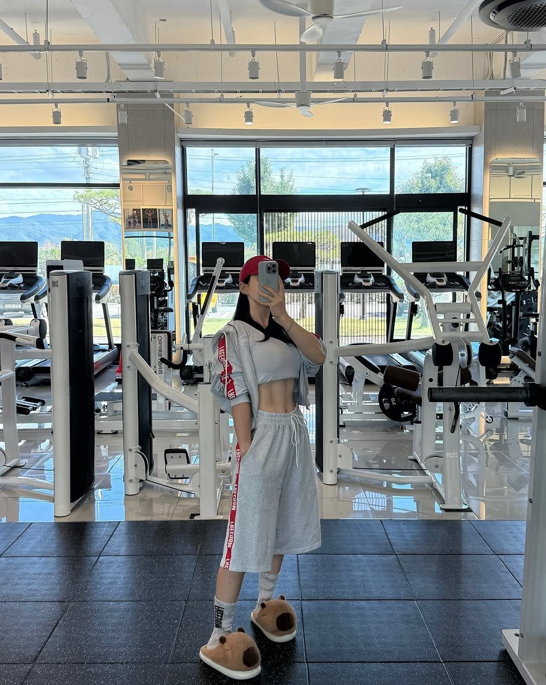 cj_gym46 게시물 이미지: 오늘은 날씨가 맑아서 낮 운동 해주고 
제 아들이랑 산책할 겸 가을 즐겼어요...