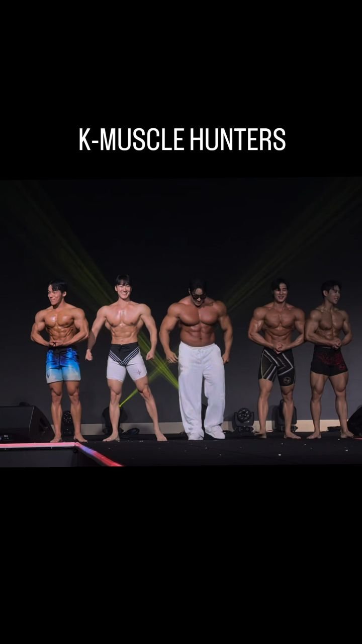 classicbody_chong 게시물 이미지: KOREA MUSCLE HUNTERS

라고 소개해주셔서 방뺀소년단에서 잠시 팀명...