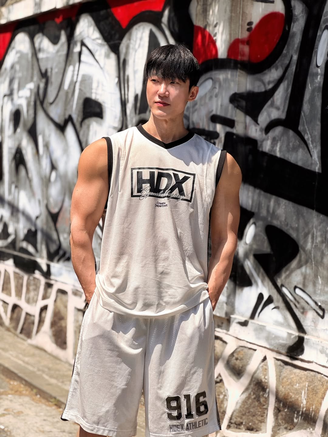 classicbody_chong 게시물 이미지: HDEX 신상 입고 산책하기 딱 좋은 날씨☀️

오늘 저녁 8시 무신사 X HDEX...