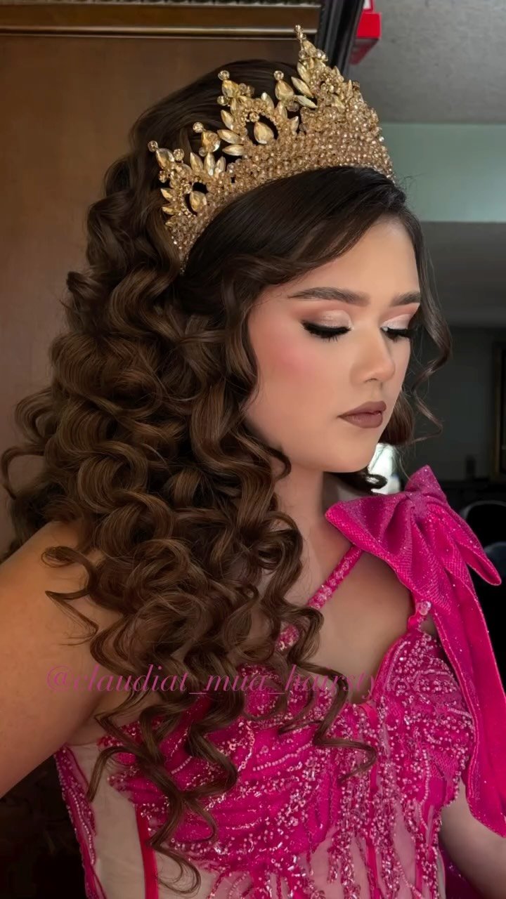 claudiat_mua_hairstylist 게시물 이미지: Traveling Hair & Makeup Artist💄
For booking...