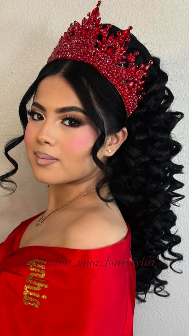 claudiat_mua_hairstylist 게시물 이미지: Hermosa xv♥️
Traveling Hair & Makeup artist...