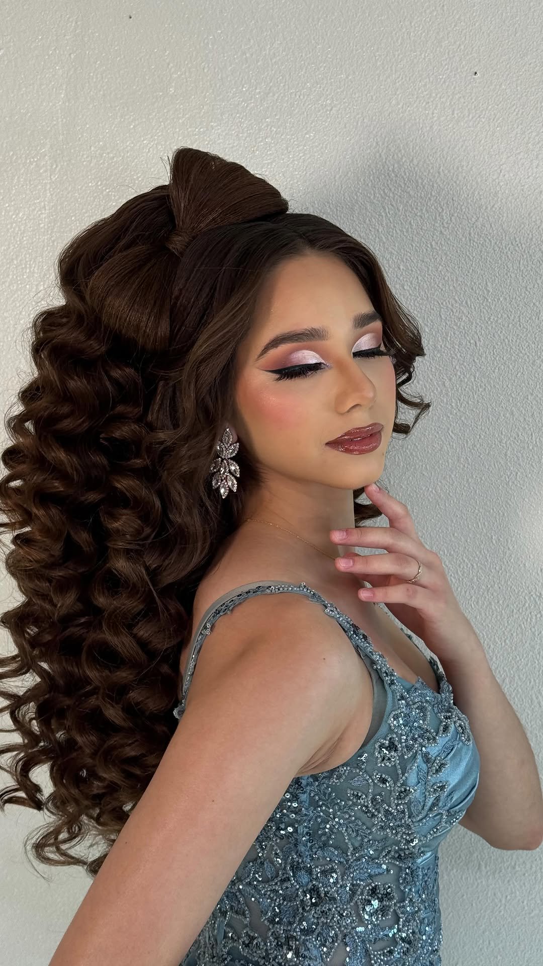 claudiat_mua_hairstylist 게시물 이미지: Quinceañera hair inspo 🦢🪞✨

#explorepage...