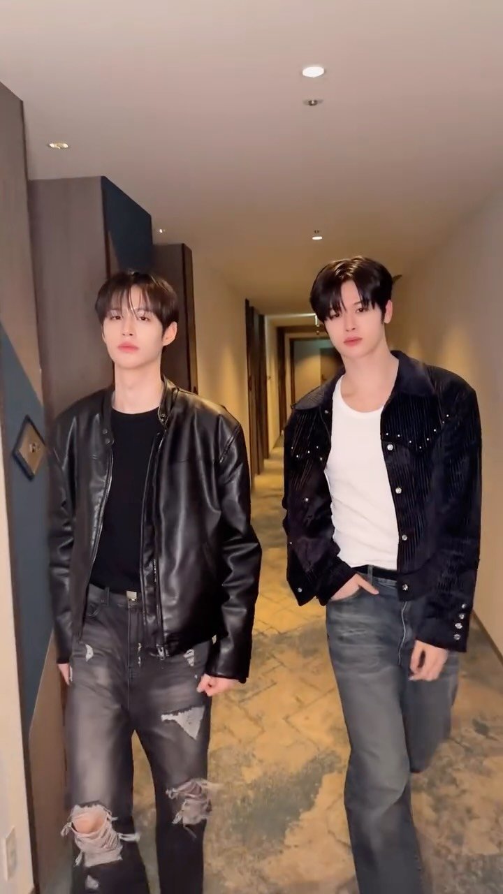 close.your.eyes.official 게시물 이미지: On the way to meet CLOSER

#CLOSEYOUREYES...