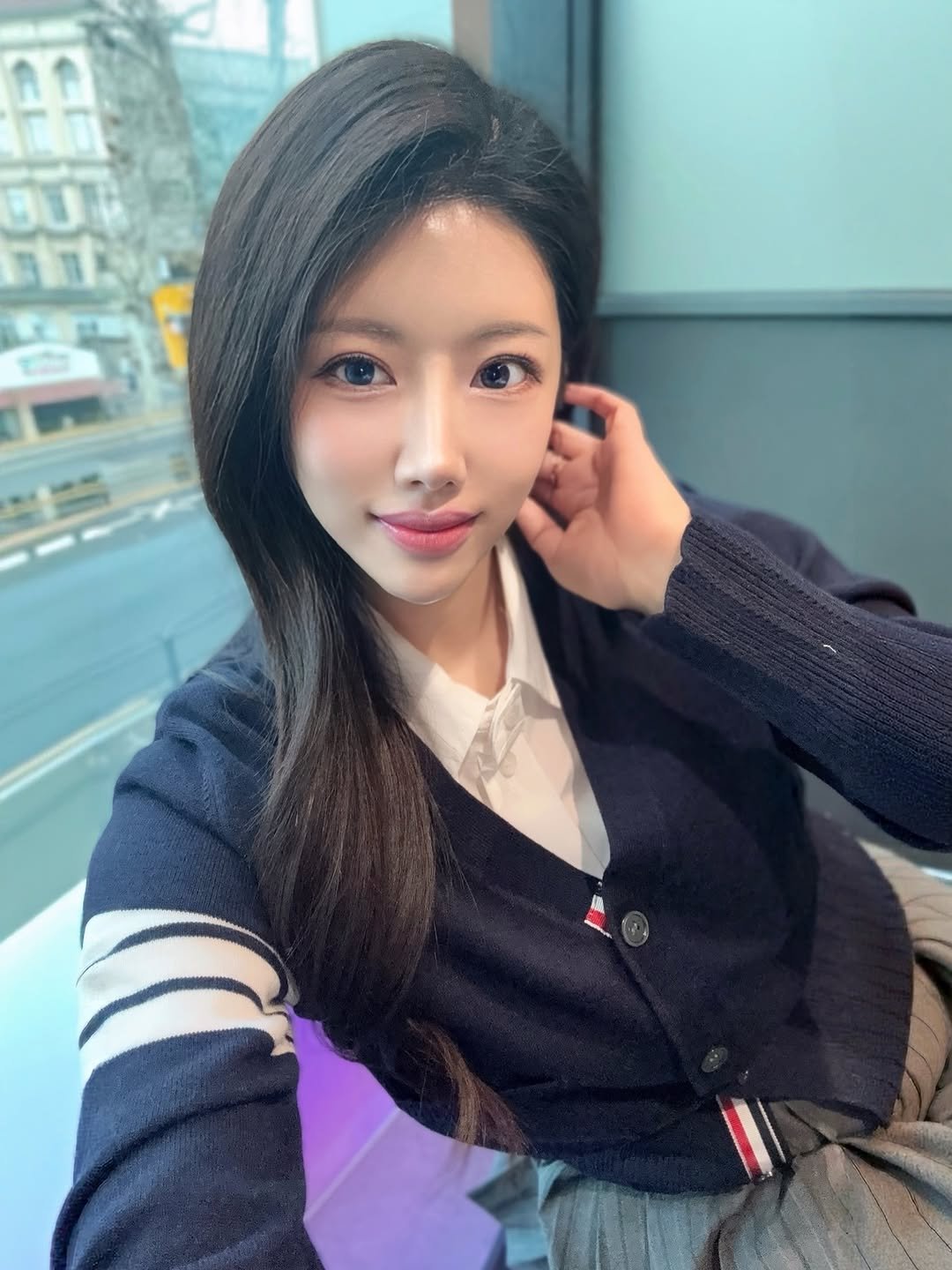 Photo by 아인 | 건강하게 아름다워지는 시간 [아인스타임]🍀 on December 25, 2025. May be a selfie of one or more people, hair, turtleneck, top and text.