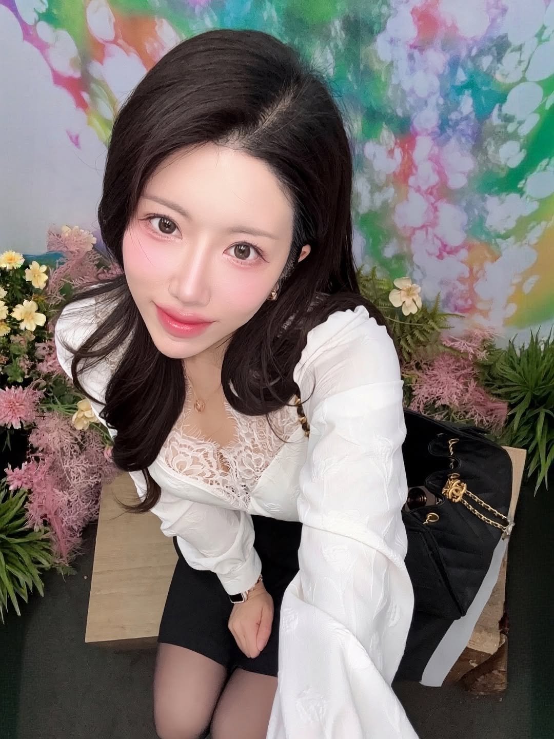 Photo by 아인 | 건강하게 아름다워지는 시간 [아인스타임]🍀 on December 31, 2025. May be a selfie of one or more people, braids, dress, top and text.