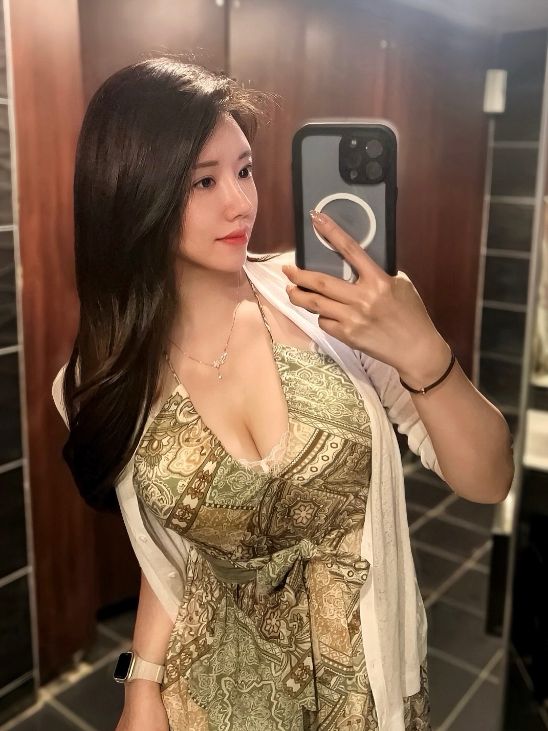 Photo by 아인 | 건강하게 아름다워지는 시간 [아인스타임]🍀 on September 12, 2025. May be a selfie of 1 person, hair, jumpsuit, sundress and text.