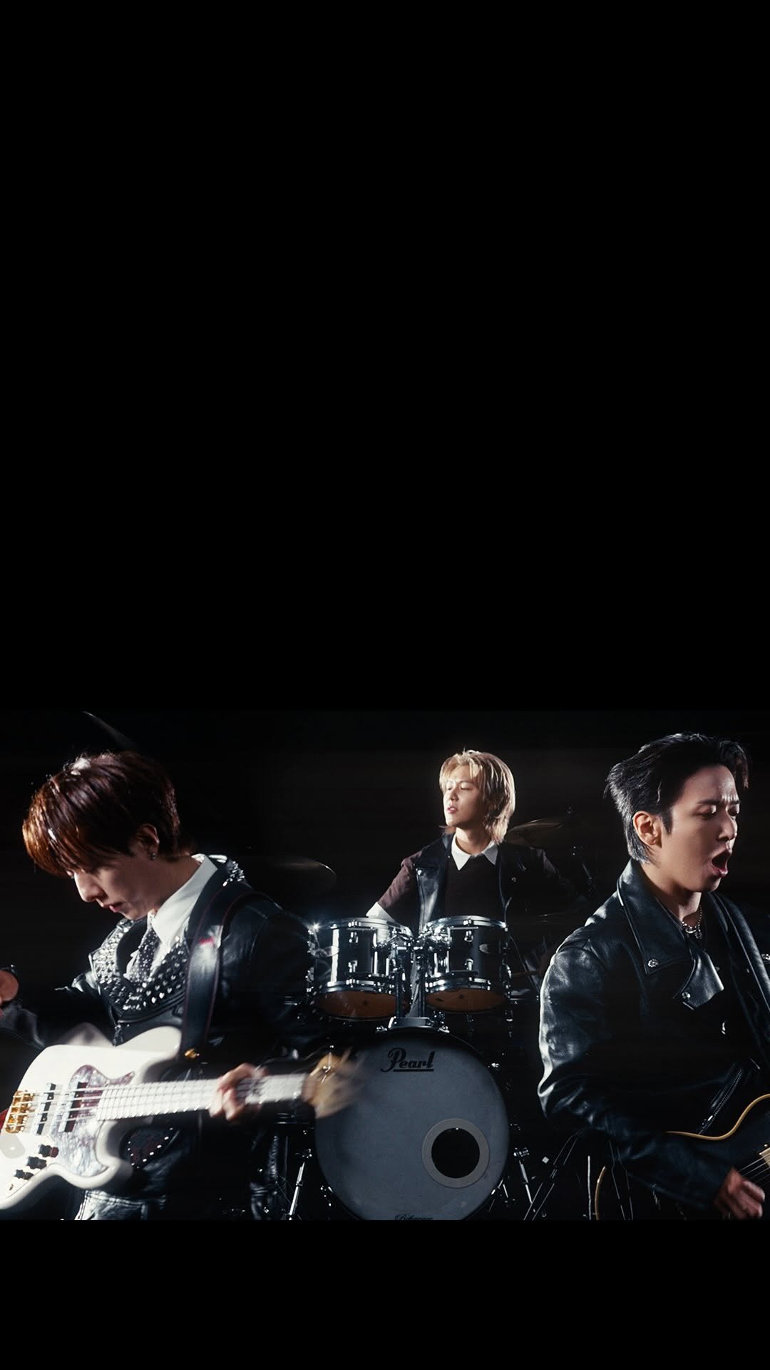 cnblue.official 게시물 이미지: CNBLUE (씨엔블루) 3RD ALBUM [3LOGY]

'Killer Joy'...