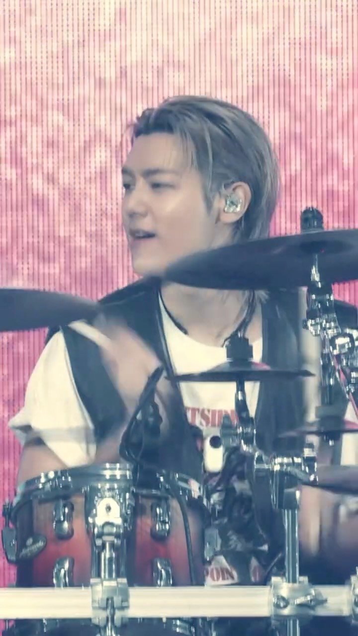 cnblue.official 게시물 이미지: CNBLUE (씨엔블루) – Ready, Set, Go! LIVE CLIP @...