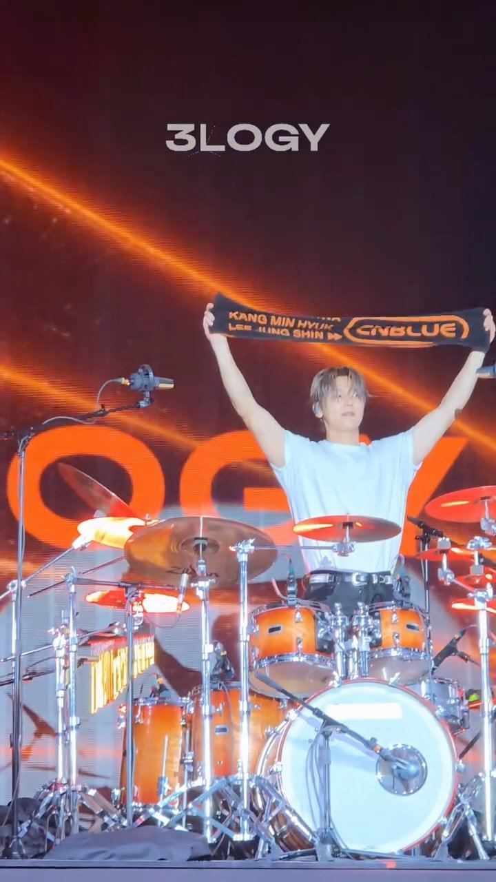 cnblue.official 게시물 이미지: best 2 days in HK🇭🇰

#CNBLUE #씨엔블루 #3LOGY