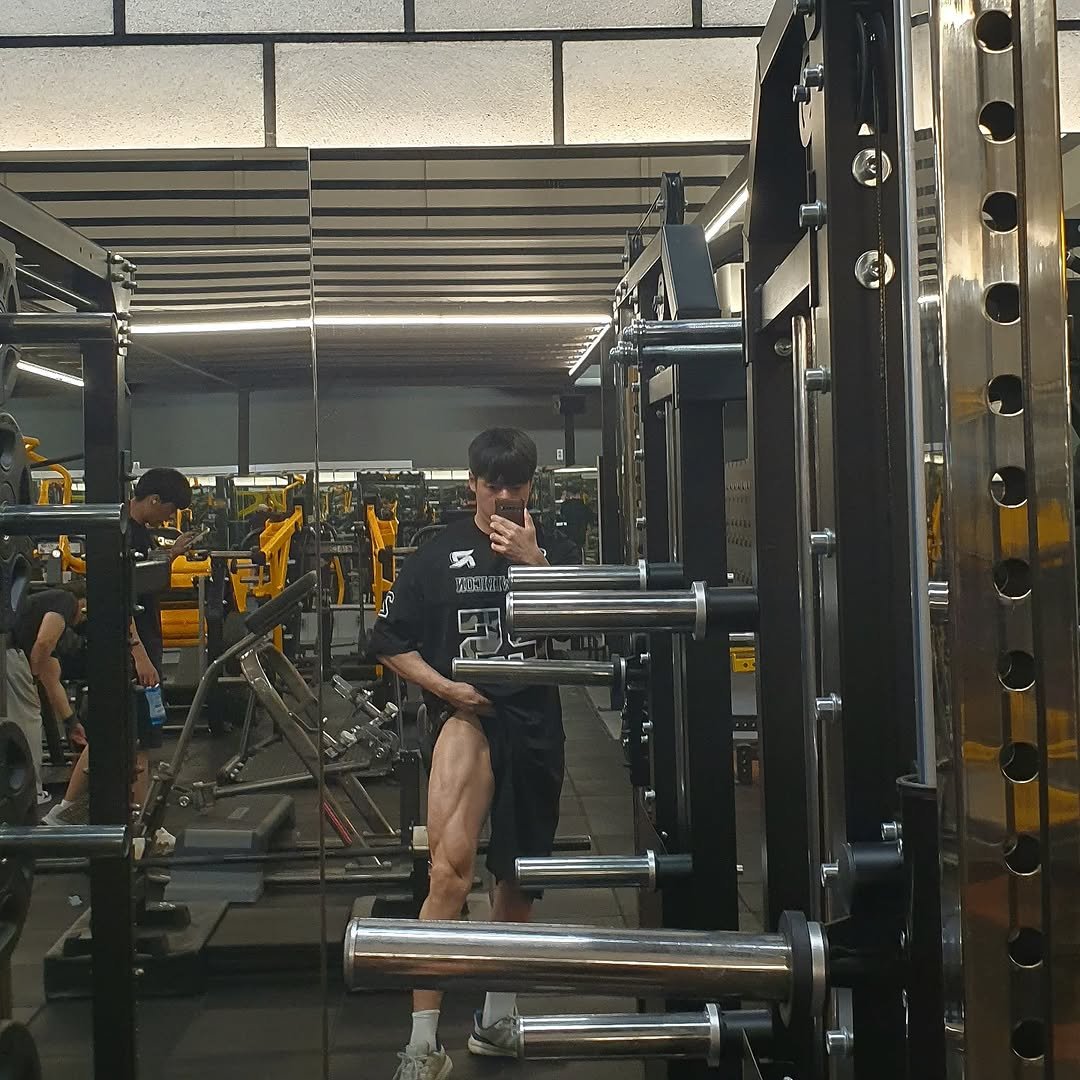 coach_hsj 게시물 이미지: 하체 하다 새양말 빵구났어.. 쉣