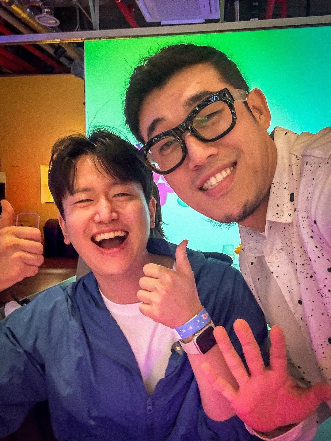 Photo shared by 제이콥 | 나다움 이니시에이터 on November 13, 2025 tagging @coming.sson. May be a selfie of one or more people and text.