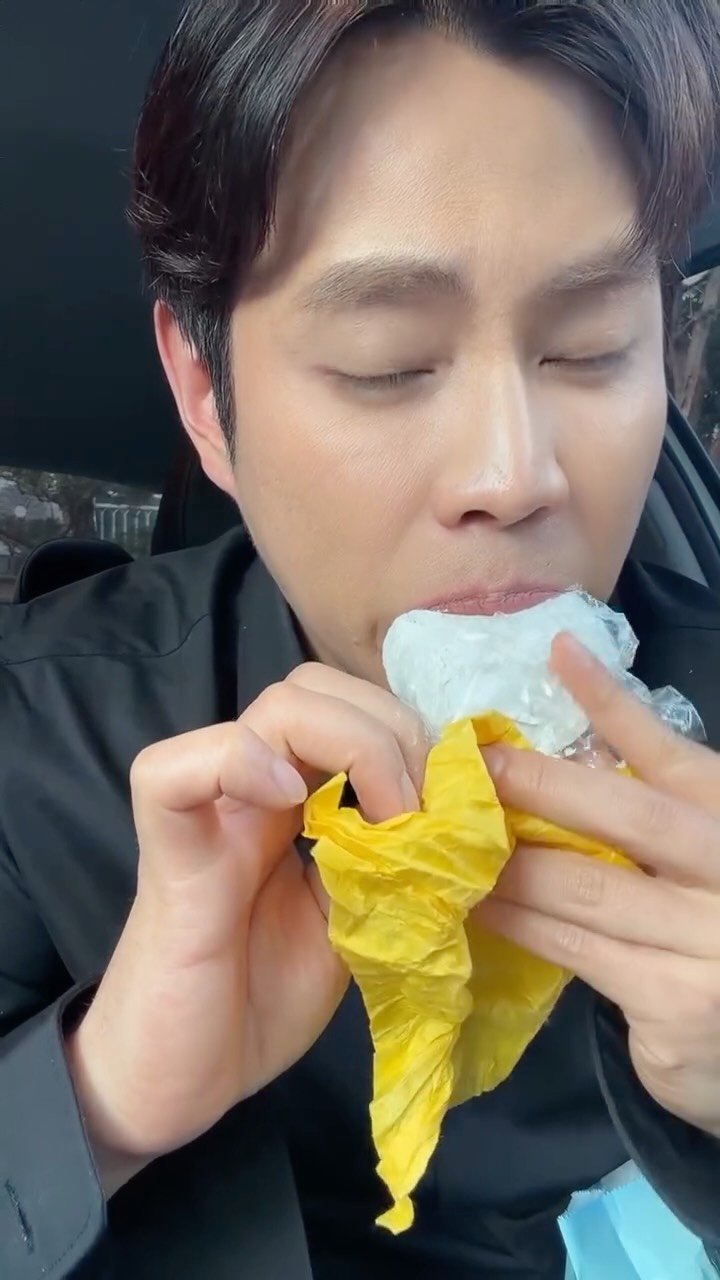 cocacola1shot 게시물 이미지: 요즘 유행이래여… 좀 지났을수도#한정선