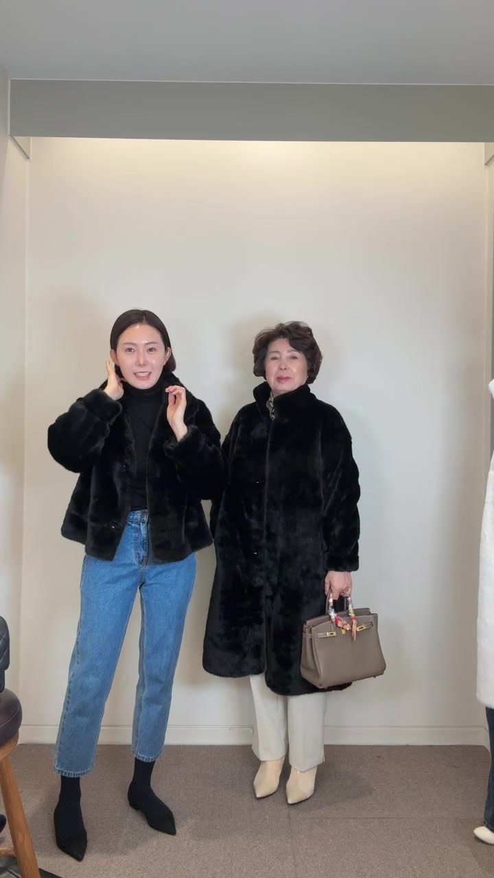 cocoblack_joo 게시물 이미지: 어제 라이브 저장이  안됐어요~
그래서 다시 짧게 입어보기해봤어요~
다시 입어봐도...