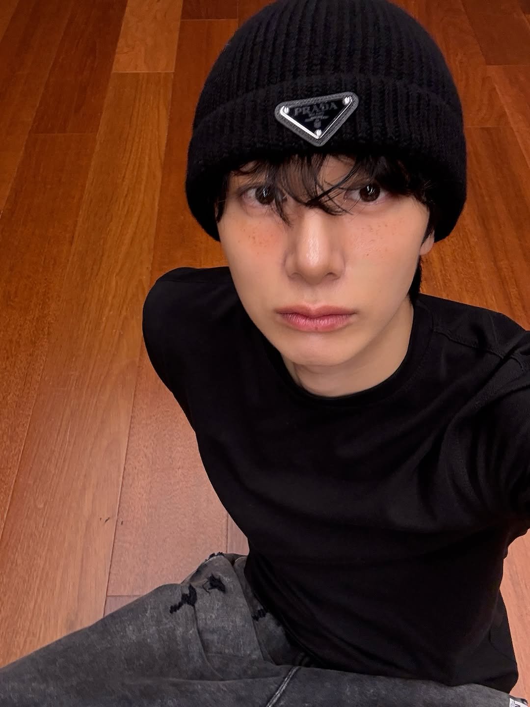 Photo by 채형원 hyungwon on September 17, 2025. May be a selfie of 1 person, hat, sweatpants and text.