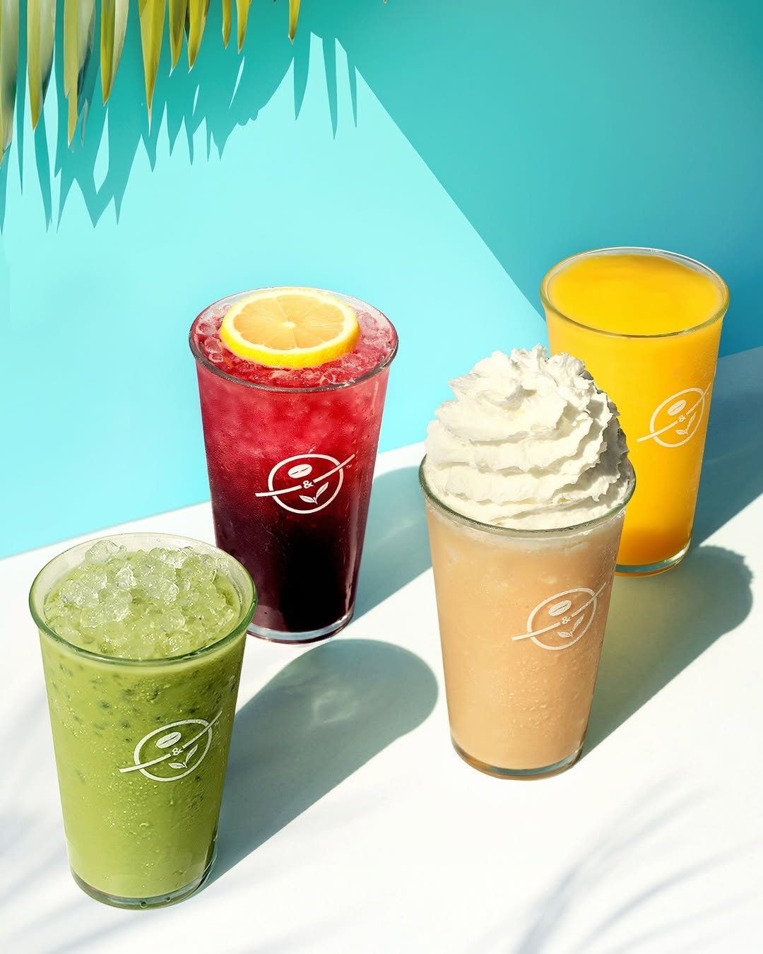 Photo shared by 커피빈코리아 on August 24, 2025 tagging @coffeebean_kr. May be an image of juice, tea, smoothie, blueberries and text.