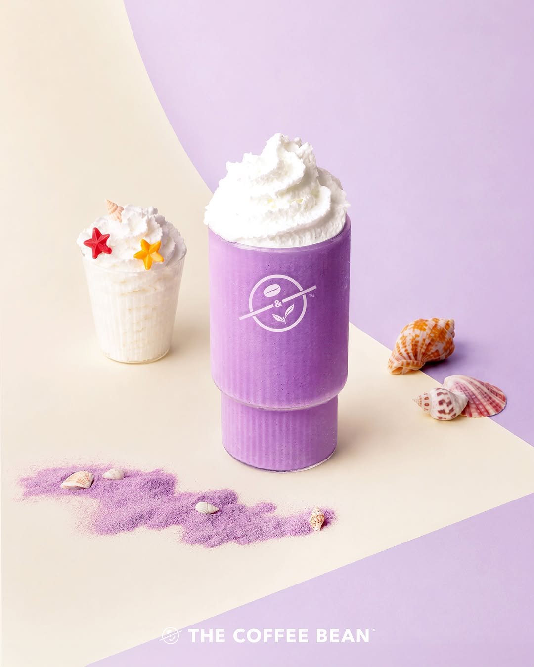coffeebean_kr 게시물 이미지: 우베 바닐라 아이스 블렌디드💜
 
부드러운 우베와 달콤한 바닐라가 만나
한 모금...