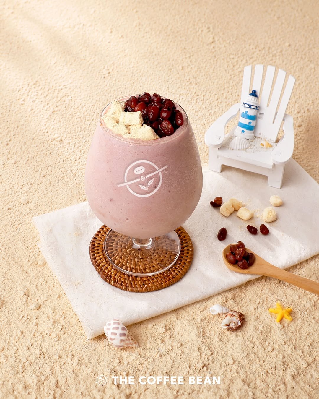 coffeebean_kr 게시물 이미지: 쫀득 단팥 아이스 블렌디드🤍
 
달콤한 단팥과 부드러운 우유
쫀~득한 인절미...