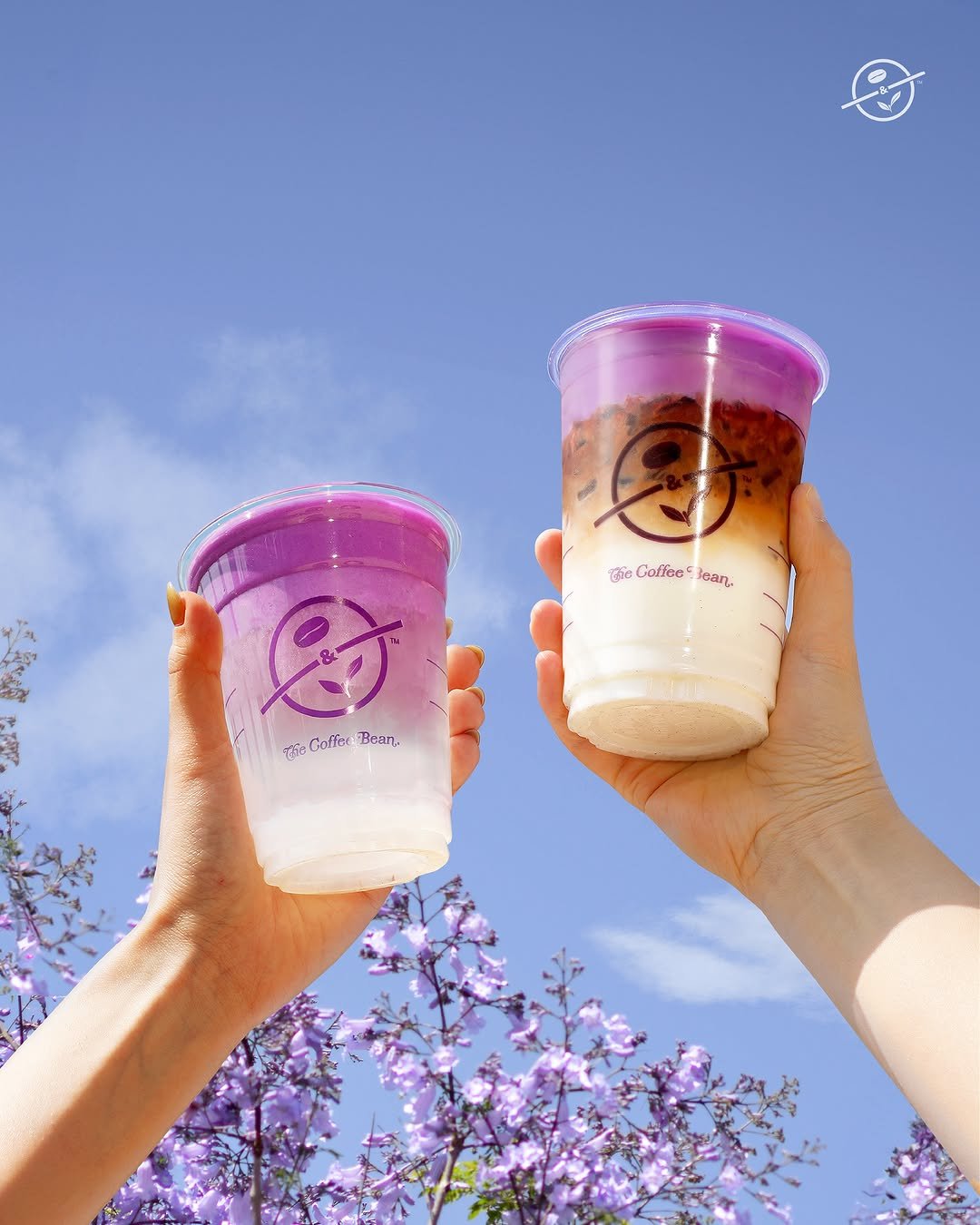 coffeebean_kr 게시물 이미지: 💜오늘도 보라 한 잔💜
 
맑은 하늘을 보면
왠지 더 생각나는 보랏빛 우베 한...